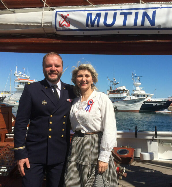 31 mars 2018. SETE, Escale à Sète, Nathalie avec le Commandant Mickaël Abiven, voilier navire école de la Marine Nationale Le Mutin.