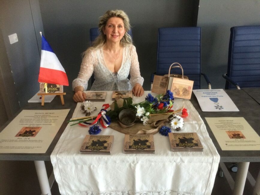 21 avril 2018. Palavas, Institut Saint-Pierre, conférence de Madame Renée Gorlier pour l’Ordre National du Mérite. Nathalie a interprété quelques chants de 14-18.