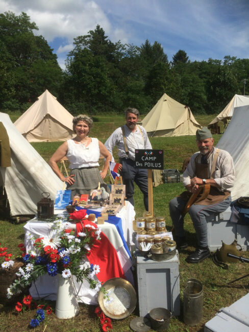 15 juin 2019. Allemagne, Germersheim, reconstitution historique 1914-1918, Nathalie avec Thomas Grobon, président des Poilus de Vaucluse et Guy Marignane.