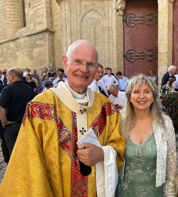 3 juillet 2022. Montpellier (34), Cathédrale, Nathalie chante pour la messe d’adieu de Monseigneur Pierre-Marie Carré.