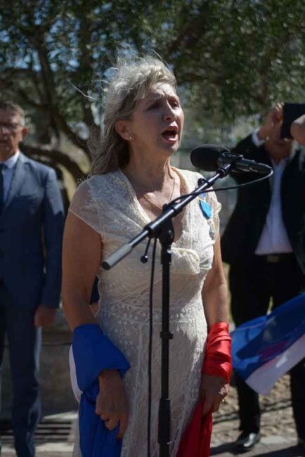 18 septembre 2022. Avignon (84), Rocher des Doms, Assemblée Générale Nationale du Souvenir Français, Nathalie interprète La Marseillaise et Quand Madelon accompagnée par la musique…